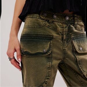 Free People jeans We The Free Hot In It Moto Pants NEW Army green size 4